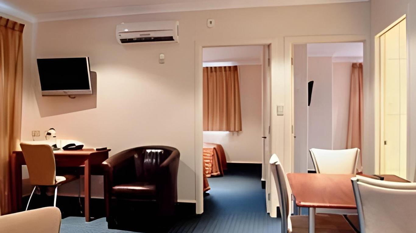 Emerald Spa Motor Inn