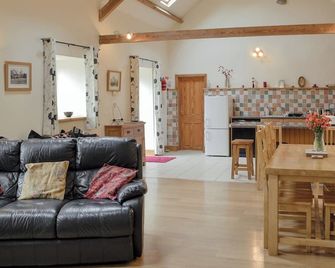 3 bedroom accommodation in Llanuwchllyn, near Bala - Bala - Living room