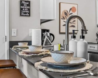 Heart of SLC Stocked w Everything you need - Salt Lake City