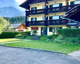 Pension Maria Theresia - Bad Goisern - Gebouw