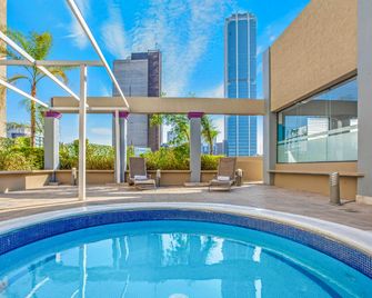 Chn Hotel Monterrey Centro, Trademark Collection By Wyndham - מונטרי - בריכה