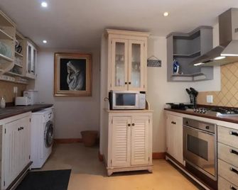 Sea Pearl Holiday Home - Paternoster - Kitchen