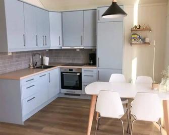 Hjellebua - Stamsund, i hjertet av Lofoten - Stamsund - Kitchen