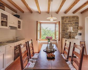 Paolina house, typical Tuscan structure with pool, surrounded by nature - Ortignano - Comedor