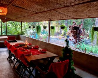 Birdsong Farm/Home Stay - Kankavli - Restaurante