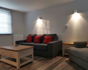 Cavendish House - Windsor - Living room