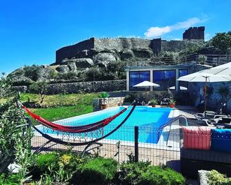Casa Do Penedo Castle House - Linhares - Piscina