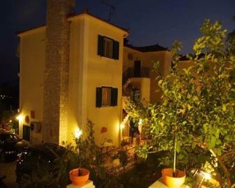 Amfitrion Apartments - Mavrovouni