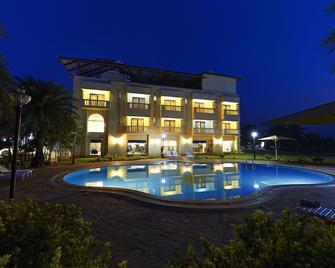 MGM Vailankanni Residency Hotel - Velankanni - Zwembad