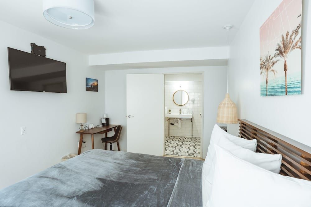 Ada - Deluxe Room, 1 Queen Bed, Accessible Non Smoking - לונג ביץ'
