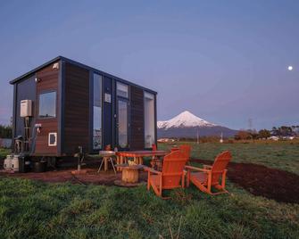 Taranaki Creekside Tui By Tiny Away - Stratford - Patio