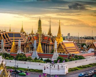 Dewan Bangkok - Bangkok