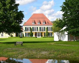 Gut Altholz Landhotel Restaurant - Plattling - Edificio