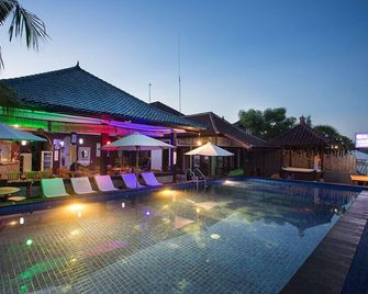 Linda Beach Resort - Nusa Penida - Pool