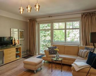 Holiday apartment Berlin for 1 - 4 persons with 1 bedroom - Holiday apartment - Berlin - Wohnzimmer
