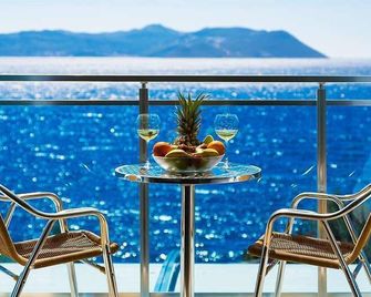 Rhapsody Hotel Kas - קאס - מרפסת