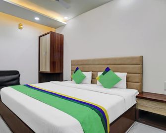 Itsy By Treebo - Kaachwala Cottage - Matheran - Спальня