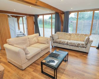 The Coach House - Banbury - Living room