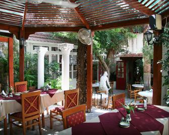Kiniras Traditional Hotel & Restaurant - Pafos - Restauracja