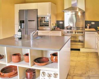 Lovely Home In Valojoulx - Valojoulx - Cocina