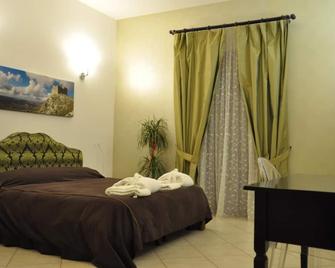 Regalpetra Hotel - Racalmuto - Bedroom