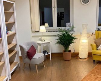Gästehaus Alte Schule - Recklinghausen - Wohnzimmer
