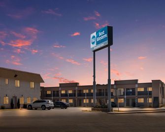 Best Western Nursanickel Hotel - Dalhart - Gebouw