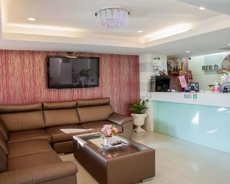 Bird Hotel - Bang Saen