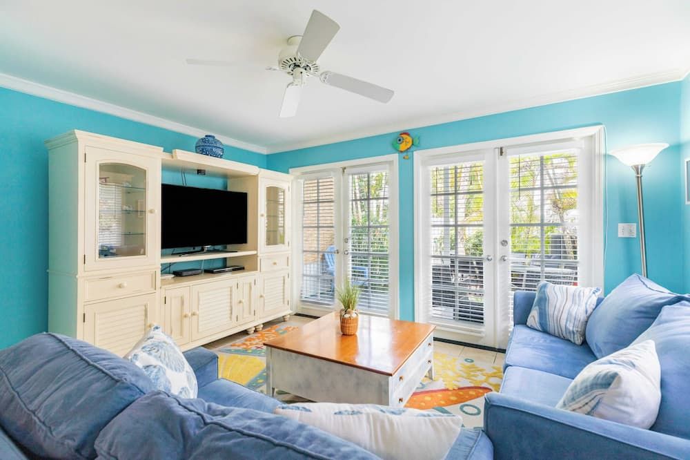 Southard Getaway by Avantstay w/ Covered Patio, Great Location & Shared Pool! Week Long Stays - קי ווסט - סלון
