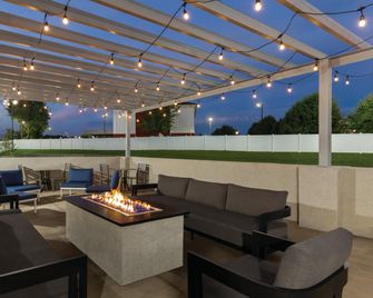 Holiday Inn Express & Suites Bessemer - Birmingham Sw By IHG - Bessemer - Patio