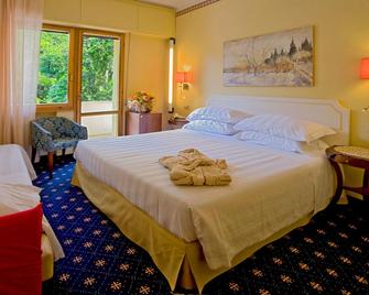 里茲法拉利酒店 - 聖馬格爾溫泉 - 薩爾索馬焦雷泰爾梅 - 臥室
