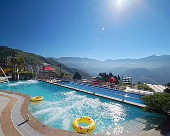 Chunjing Hill View Villa - Ren-ai Township - Pool