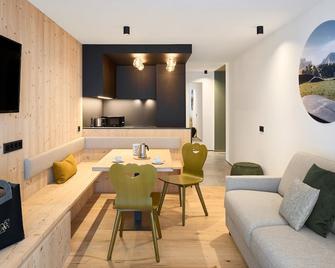 Movi Family Apart-hotel - Deluxe-apartment - Corvara in Badia - Stue