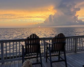Charming house on the Delaware Bay in delightful Reeds Beach with AC, WiFi - Cape May Court House - Balcony