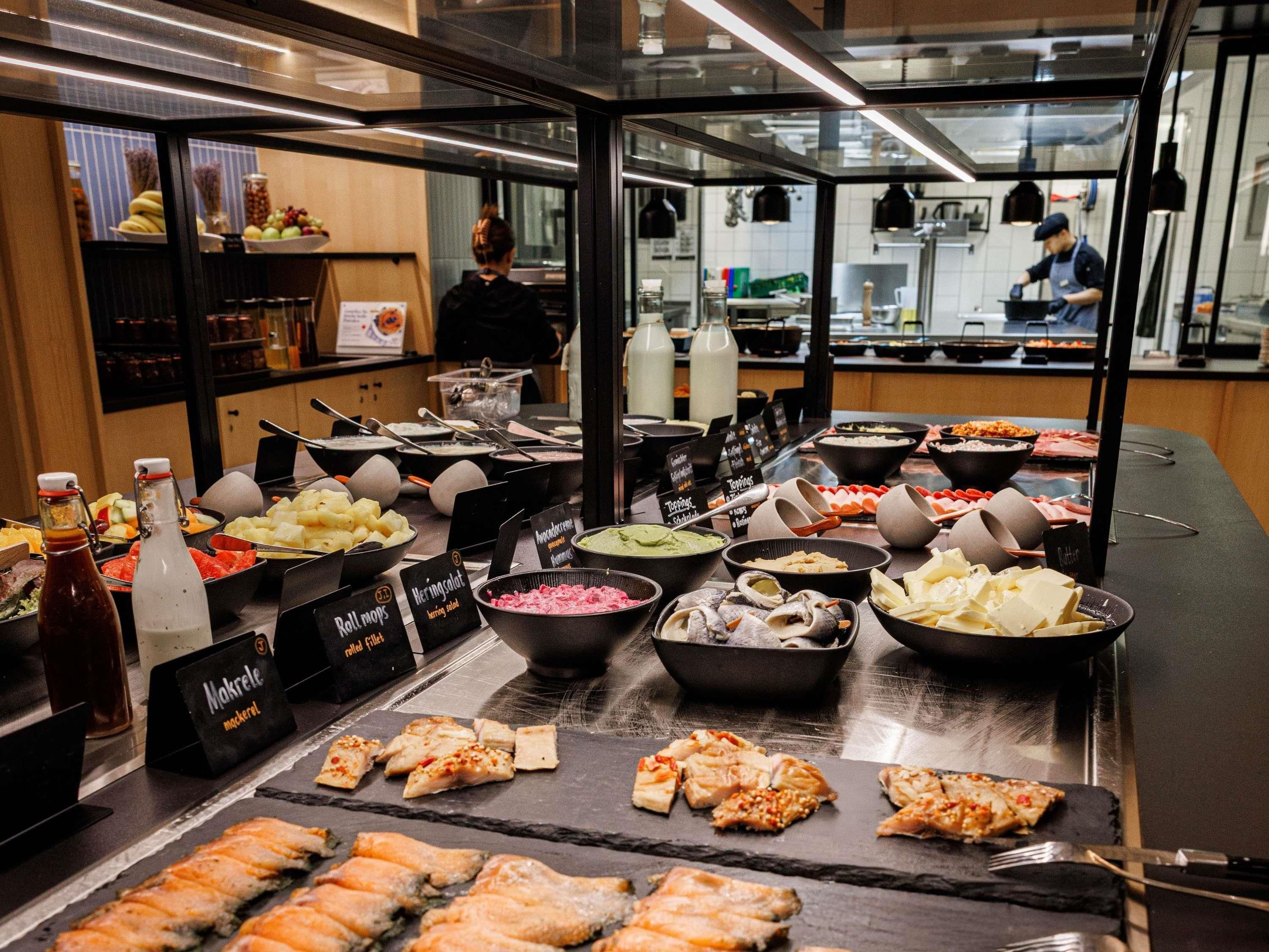 Novotel Hamburg Central Station - Hamborg - Buffet