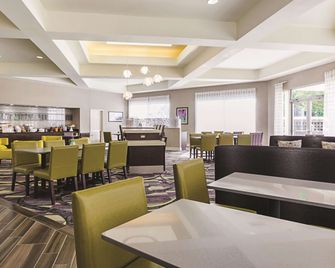La Quinta Inn & Suites by Wyndham Dallas Plano West - Plano - Restaurant