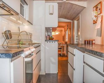 2 bedroom cozy home in Yngsjö - Yngsjö - Kitchen