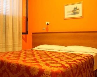 Hotel Garden - Milano - Camera da letto