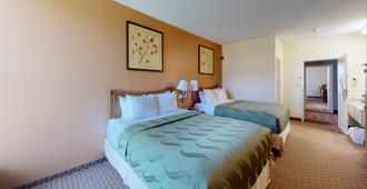 Bangor Suites Airport Hotel - Bangor - Bedroom