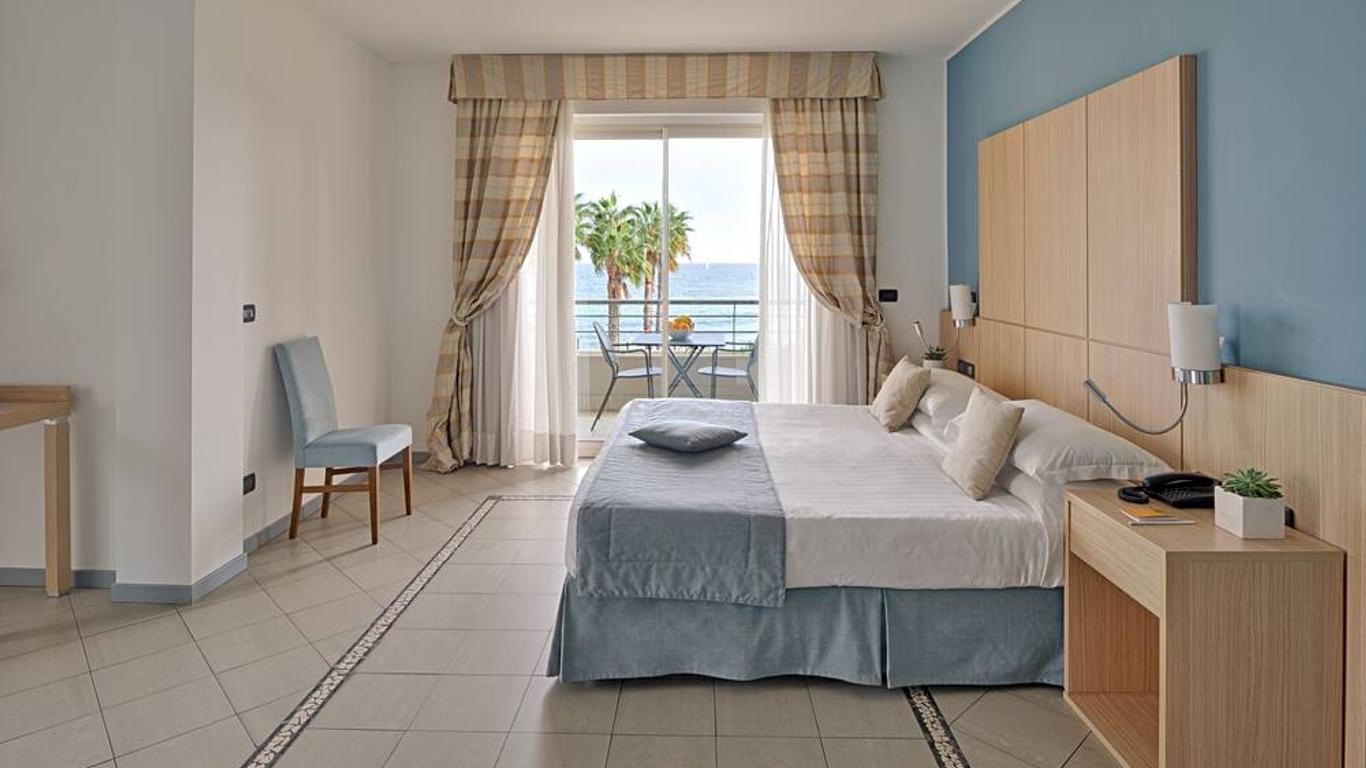 Aregai Marina Hotel & Residence