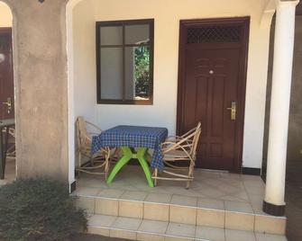 Acacia Tree Apartments - Marangu - Patio