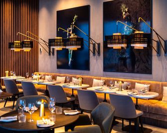 Radisson Blu Hotel at Porsche Design Tower Stuttgart - שטוטגרט - מסעדה
