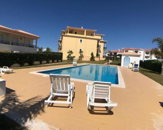 Oura Beach T1 apartment Coral , close to the Strip, Swimming Pool, Wi Fi, A/C - Albufeira - Piscina