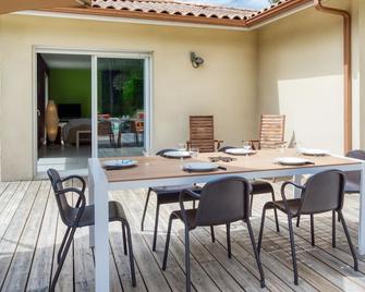 Villa Nico by Interhome - Hourtin - Patio