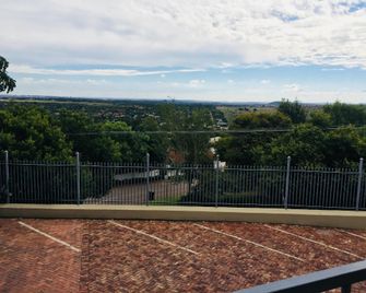 Amoris Guesthouse Waterkloofridge - Pretoria - Balcony