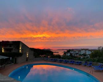 Hotel Olimpia - Baia Sardinia - Pool