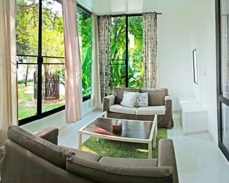 Vorona Resort - Ban Kaeng Raboet