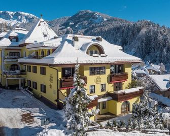 Villa Stella Apartment N 49 near the ski lifts with Wi-Fi and garden - Ortisei - Building