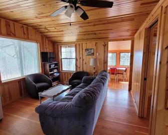 Superior Reflections Cabin 3 - Schroeder - Living room