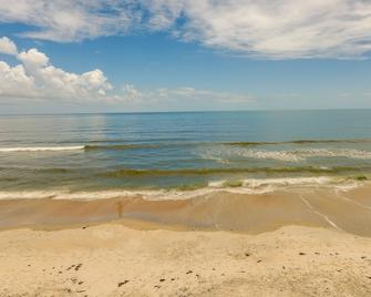 North Topsail Beach Vacation Rental with Balcony! - North Topsail Beach - Playa